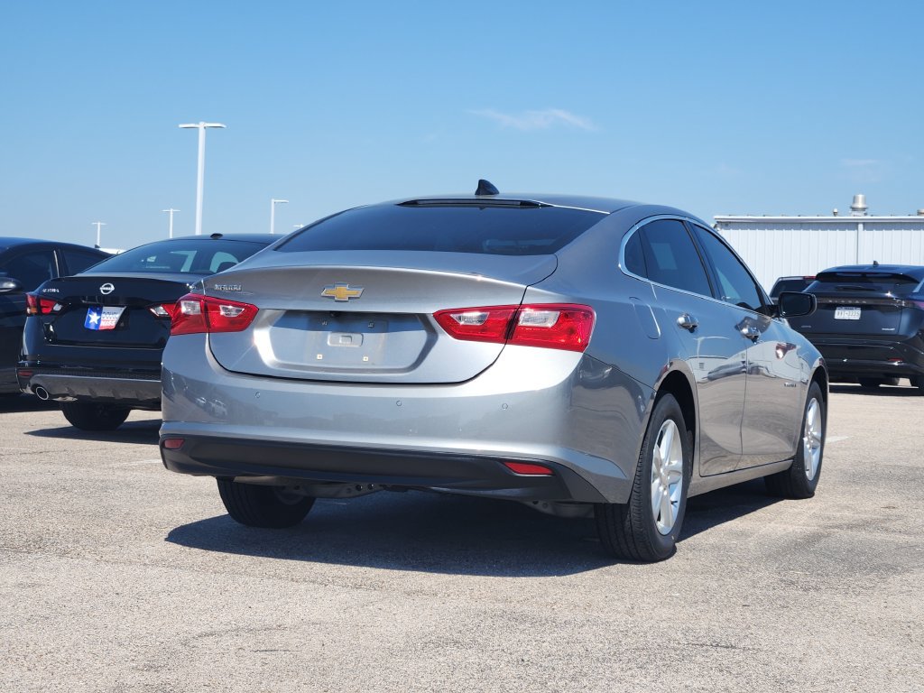 Used 2025 Chevrolet Malibu LS FWD image 3