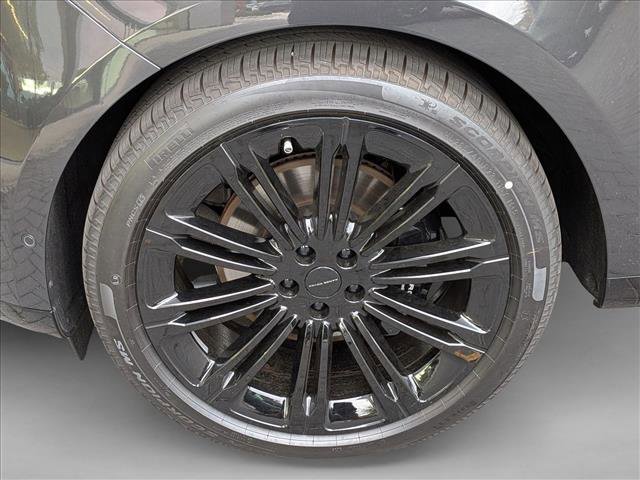 New 2026 Land Rover Range Rover Long Wheelbase SE image 9