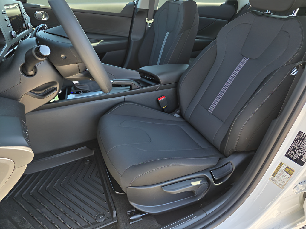 New 2026 Hyundai Elantra SE FWD image 13