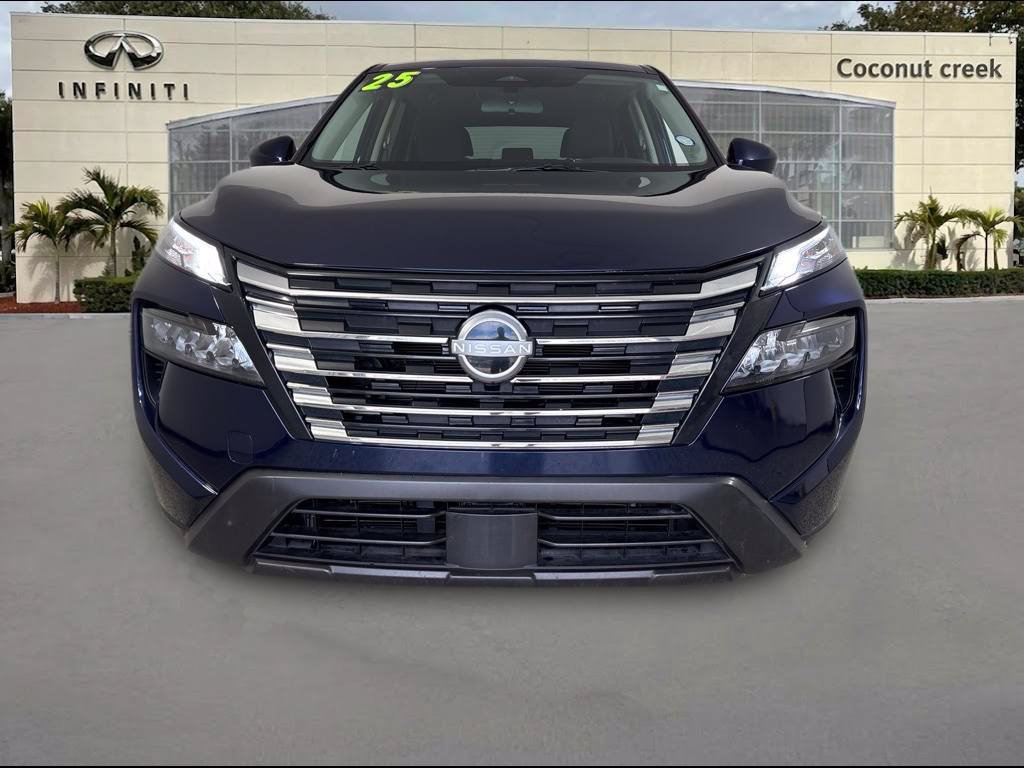 Used 2025 Nissan Rogue SV FWD image 13
