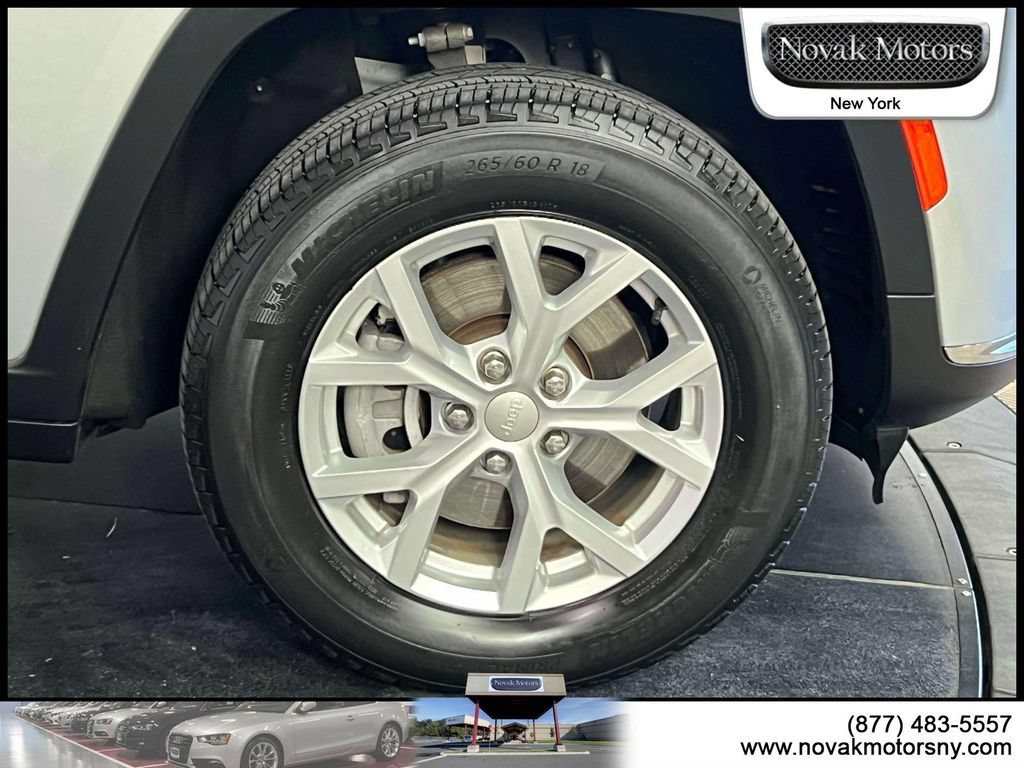 Used 2023 Jeep Grand Cherokee L Limited AWD/4WD image 9