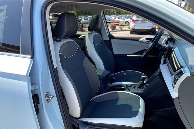New 2025 Volkswagen Taos SE image 27