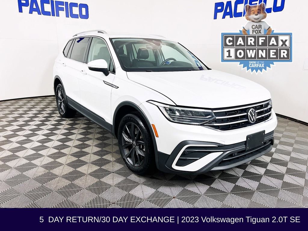 Used 2023 Volkswagen Tiguan SE image 1