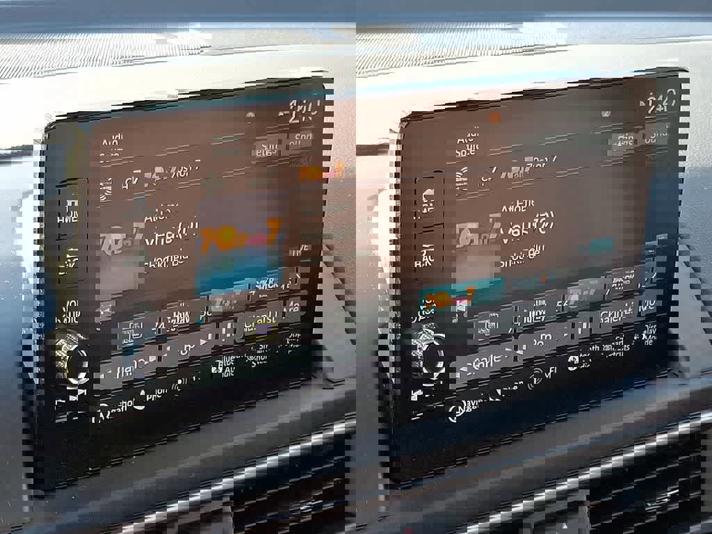 Used 2025 Honda Pilot Elite image 18