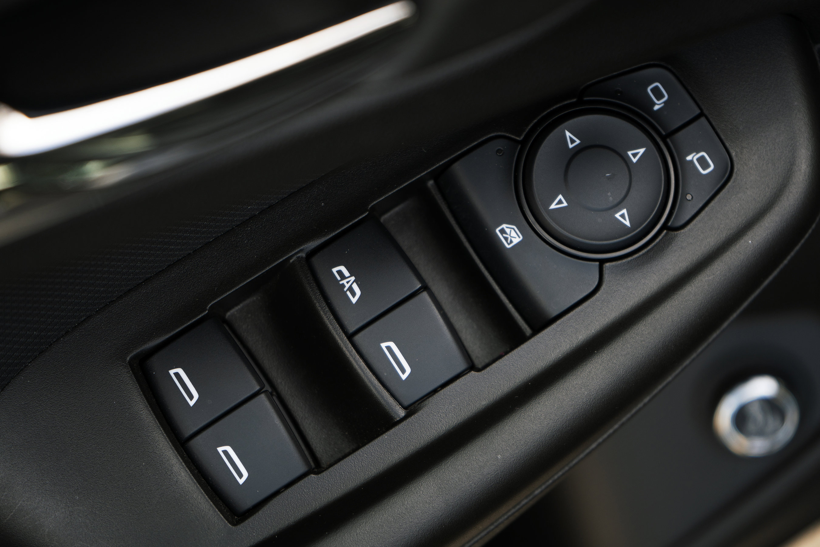 Used 2023 Chevrolet TrailBlazer RS w/ Sun and Liftgate Package image 39