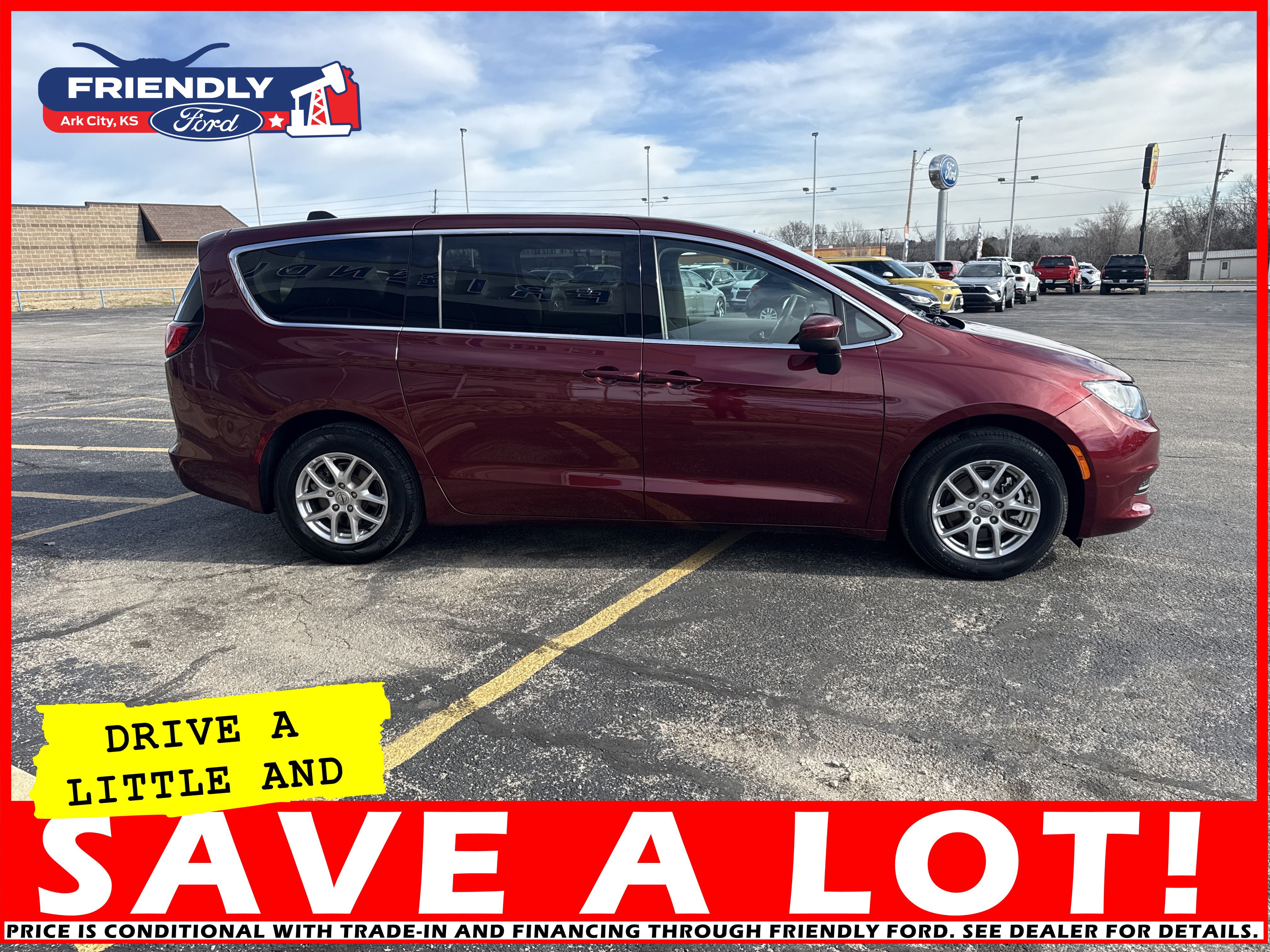 Used 2023 Chrysler Voyager LX image 8