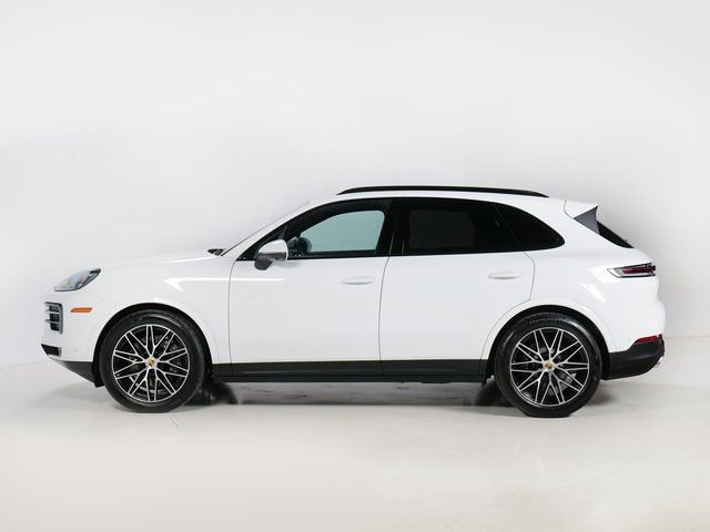 Used 2024 Porsche Cayenne AWD/4WD image 6