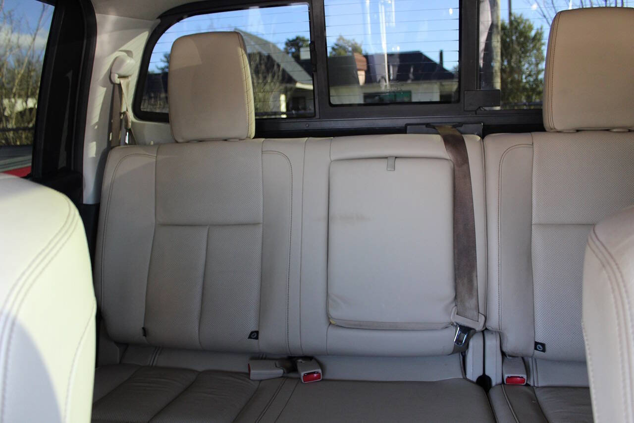 Used 2016 Nissan Titan SL image 14