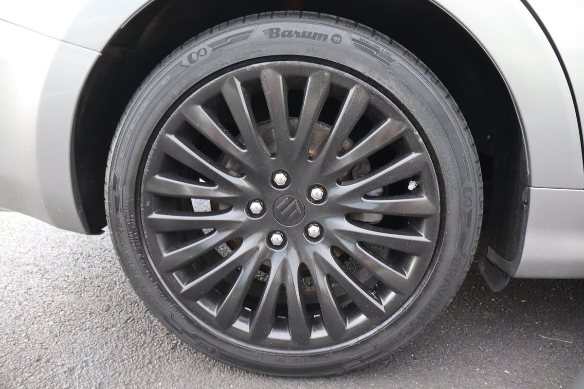 Used 2011 Suzuki Kizashi SE AWD/4WD image 42