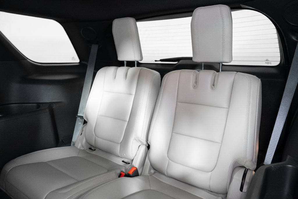 Used 2015 Ford Explorer Limited w/ Equipment Group 302A FWD image 21