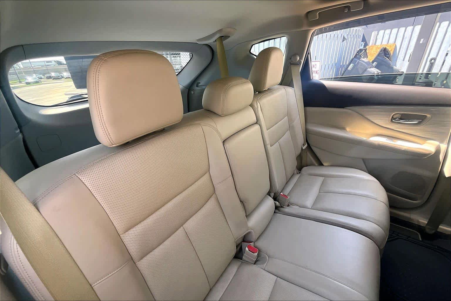 Used 2016 Nissan Murano Platinum w/ Platinum Technology Package FWD image 20