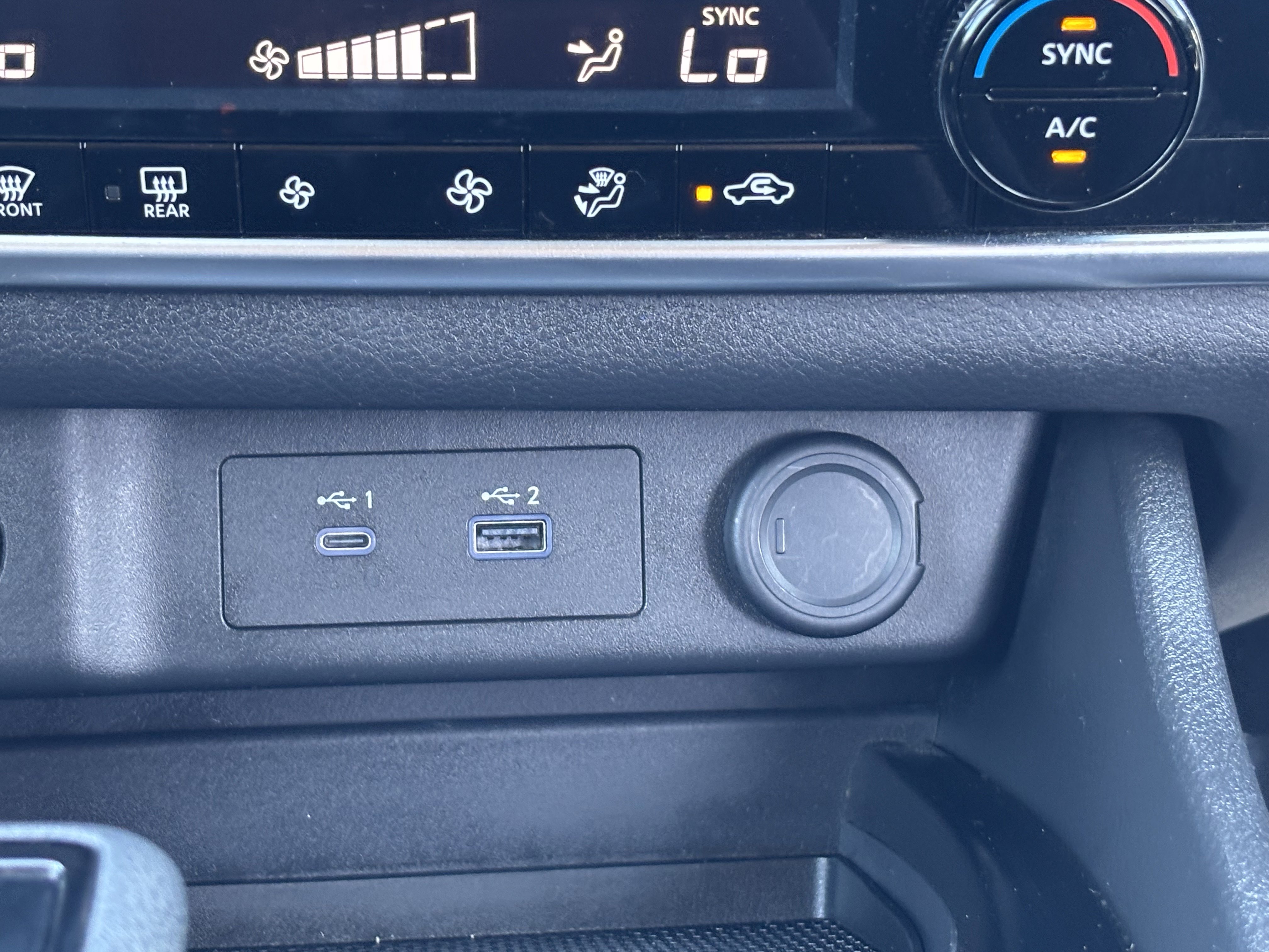 Used 2023 Nissan Rogue SV FWD image 22