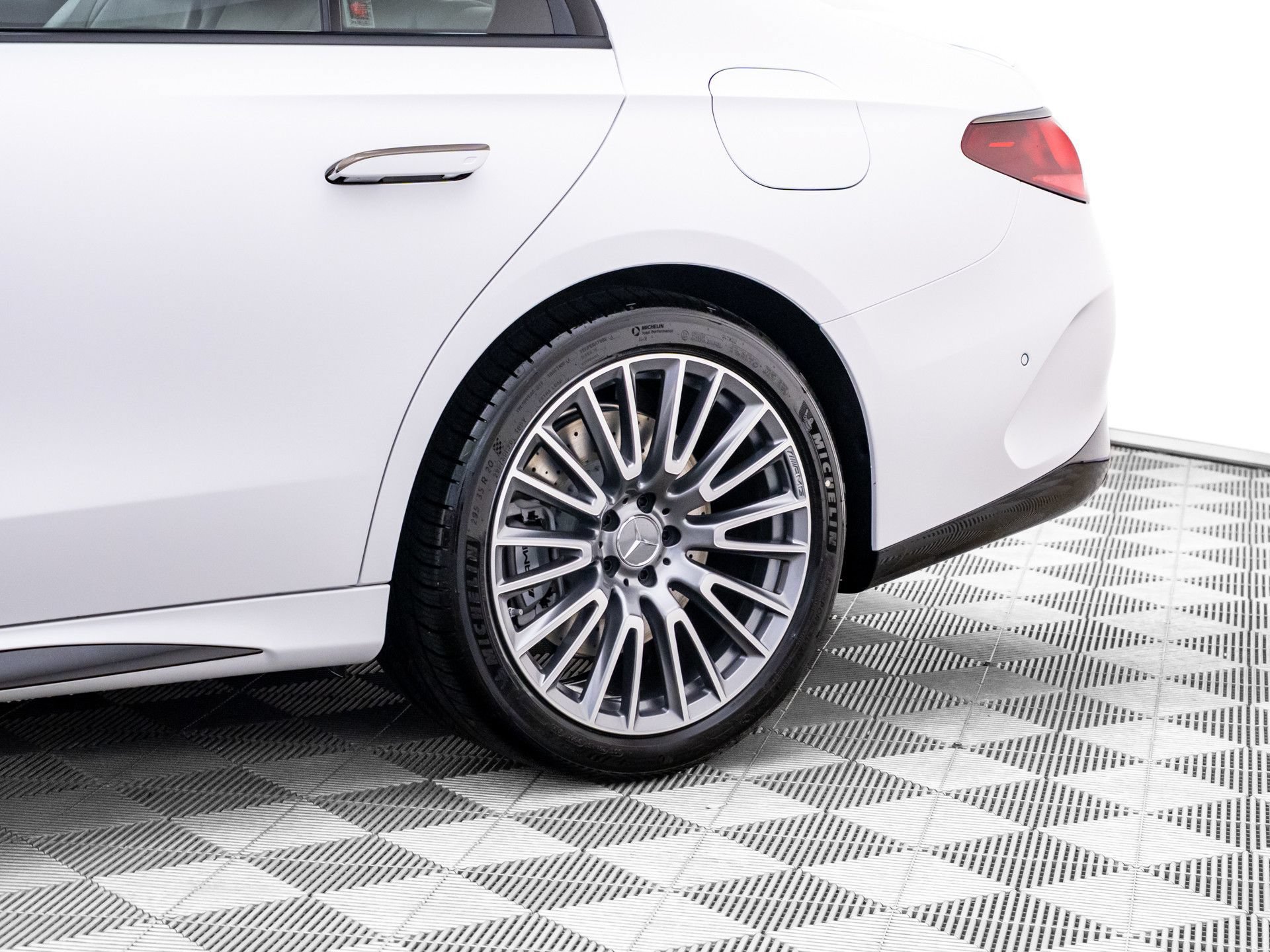 New 2026 Mercedes-Benz E 53 AMG e 4MATIC Sedan image 36