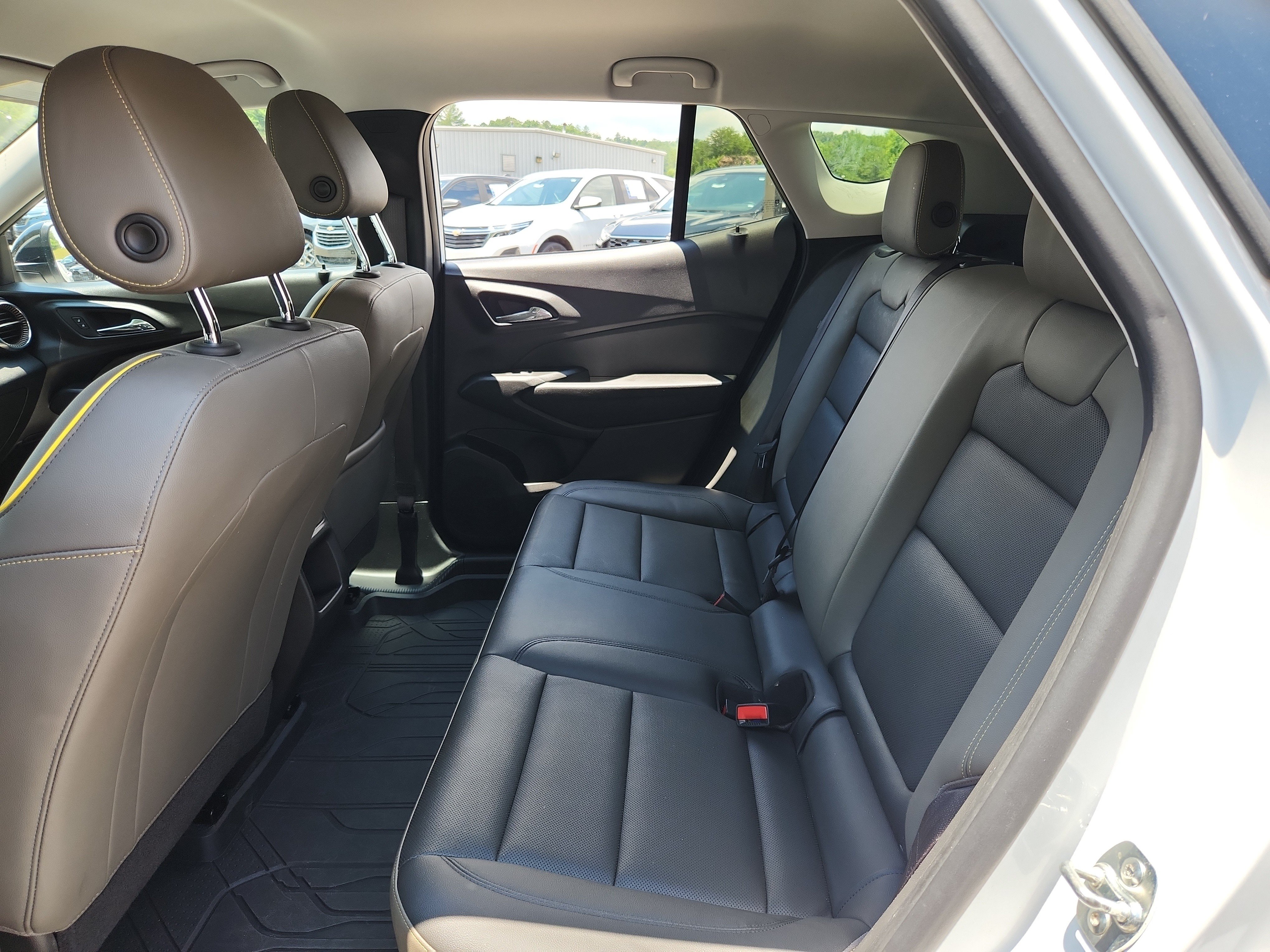 Used 2025 Chevrolet Trax ACTIV FWD image 25