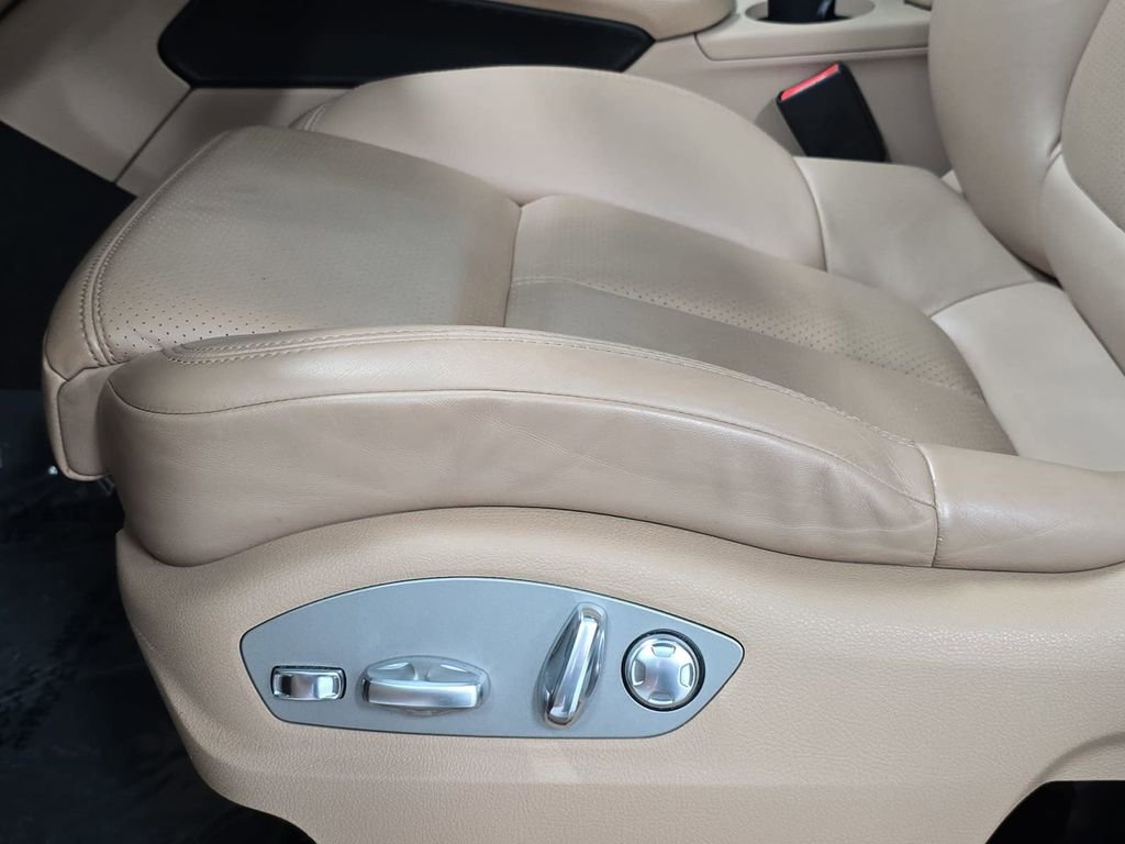 Used 2021 Porsche Macan AWD/4WD image 25
