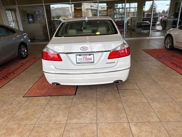 Used 2010 Hyundai Genesis 3.8 image 8