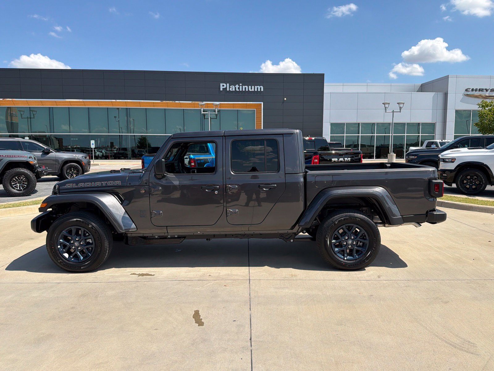 New 2026 Jeep Gladiator Sport AWD/4WD image 2
