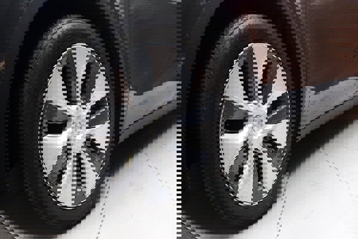 Used 2023 Tesla Model Y Long Range image 6