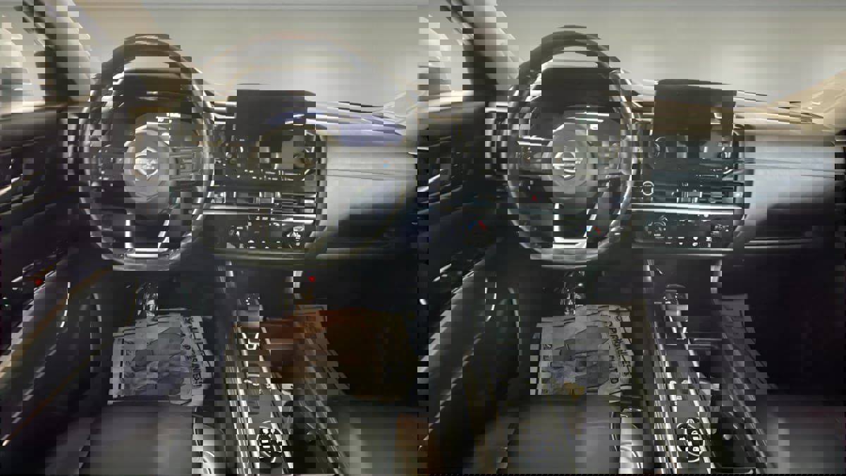 Used 2022 Nissan Pathfinder Platinum w/ Cargo Package image 9