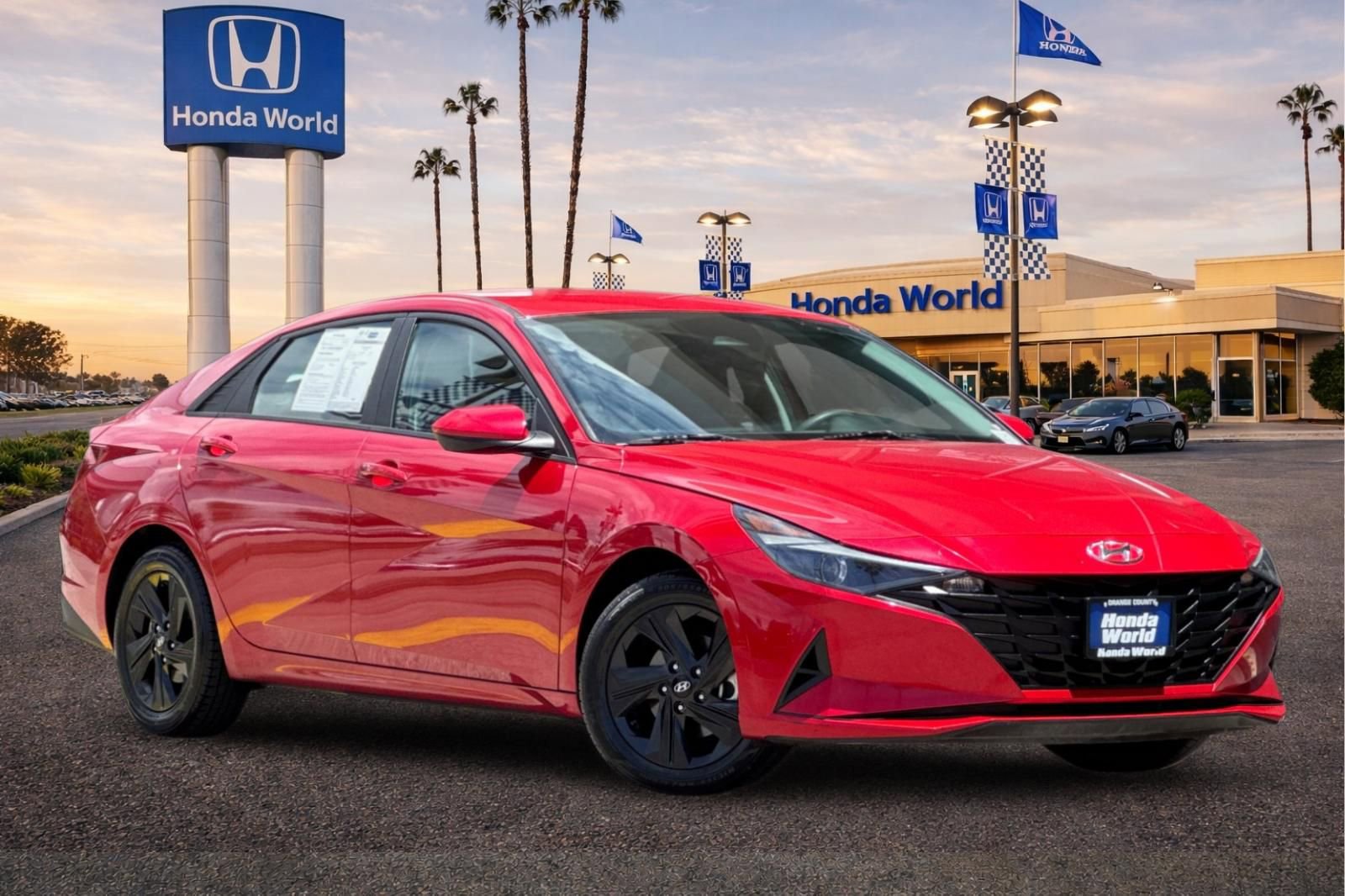 Used 2021 Hyundai Elantra SEL FWD image 2