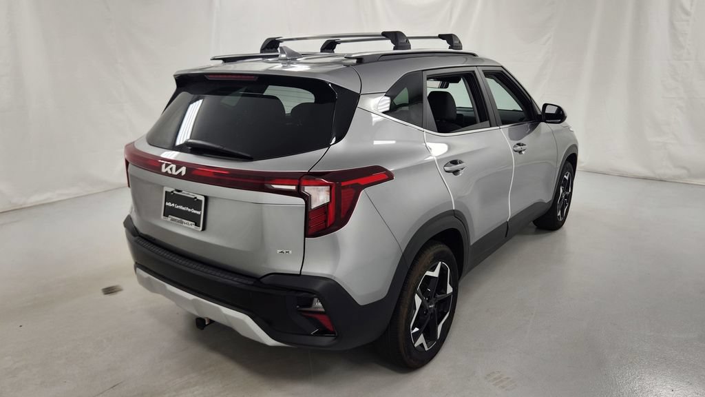 Used 2024 Kia Seltos EX AWD/4WD image 3
