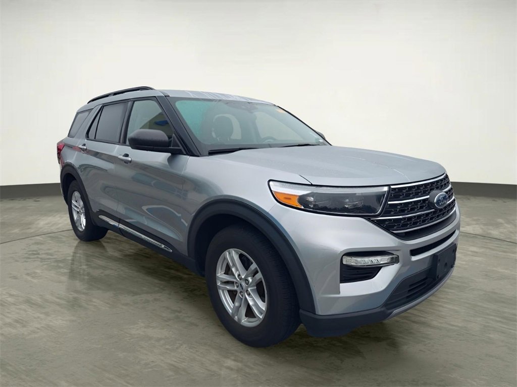 Used 2023 Ford Explorer XLT w/ Equipment Group 202A image 7