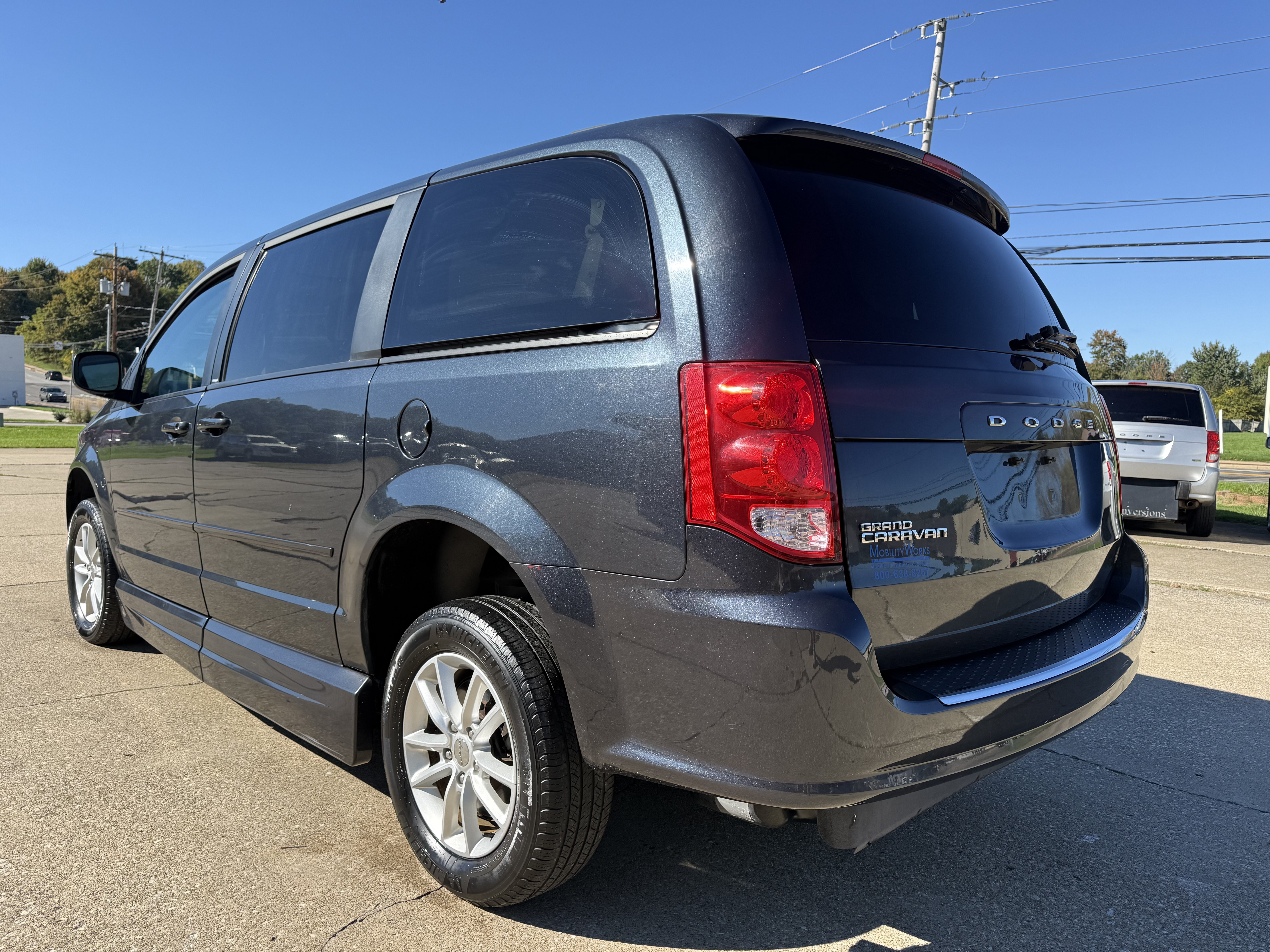 Used 2013 Dodge Grand Caravan SXT FWD image 4