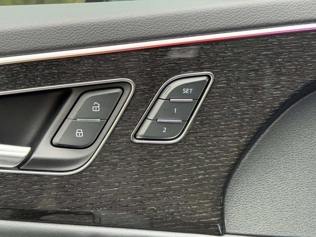 Used 2025 Audi Q7 2.0T Premium w/ Convenience Plus Package image 18