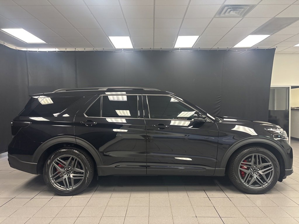 Used 2025 Ford Explorer ST w/ Sun And Sound Package image 2