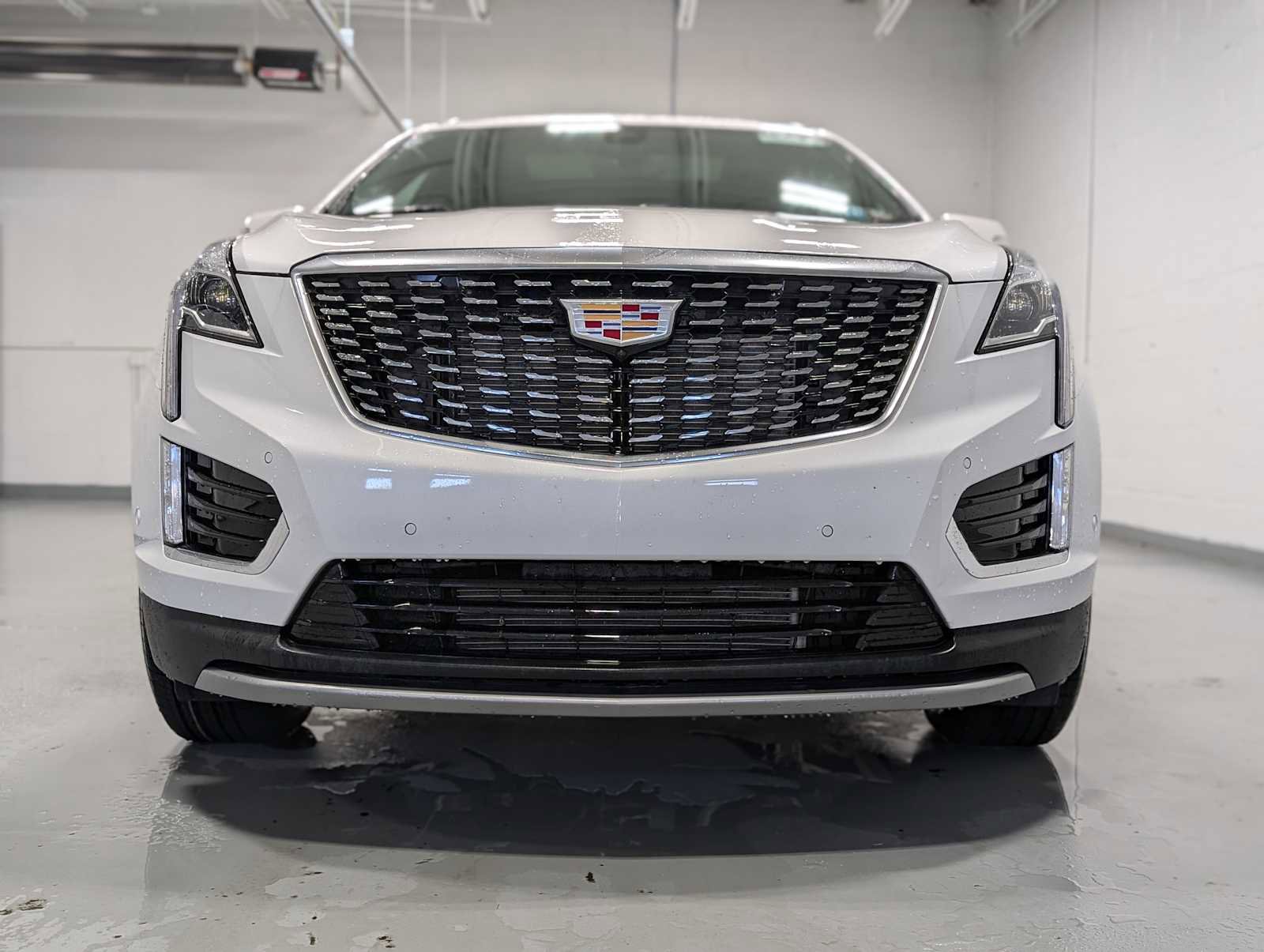 New 2025 Cadillac XT5 Premium Luxury w/ Technology Package FWD image 2