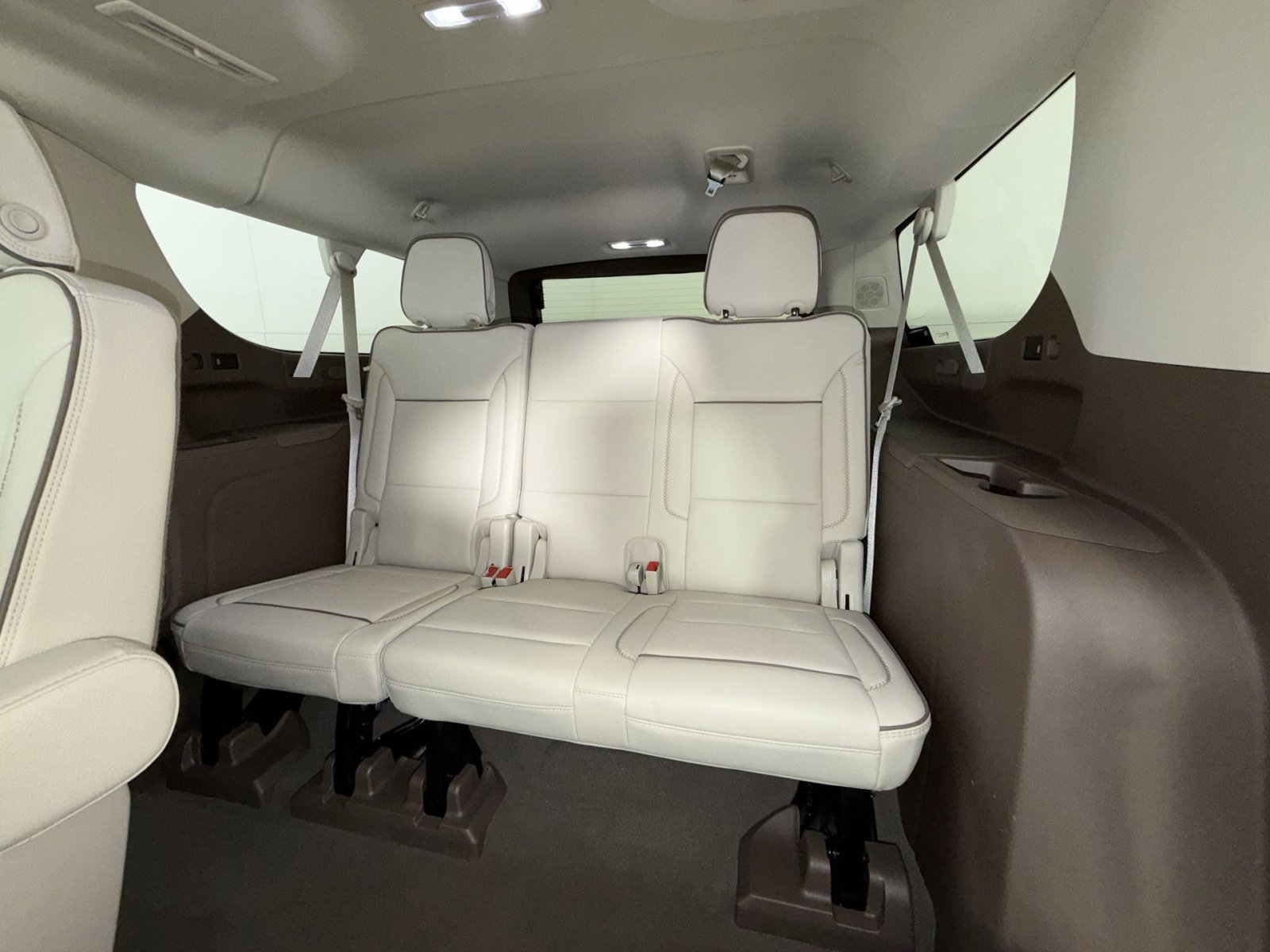 Used 2023 GMC Yukon XL Denali w/ Advanced Technology Package image 26