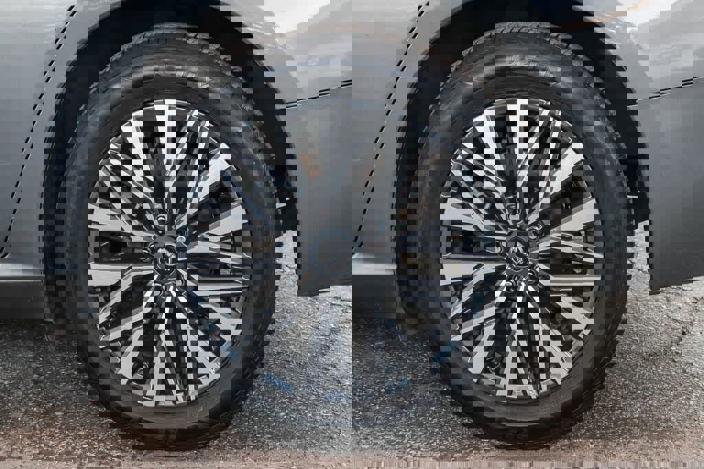 Used 2024 Nissan Altima 2.5 SV image 10