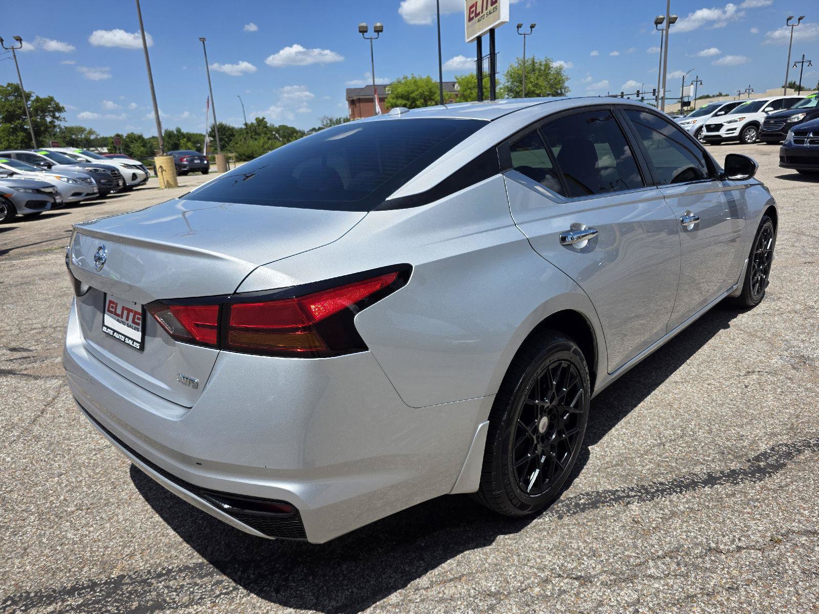 Used 2019 Nissan Altima 2.5 S AWD/4WD image 5