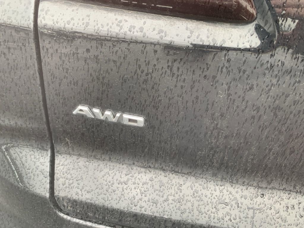 Used 2024 Cadillac XT4 Premium Luxury image 9