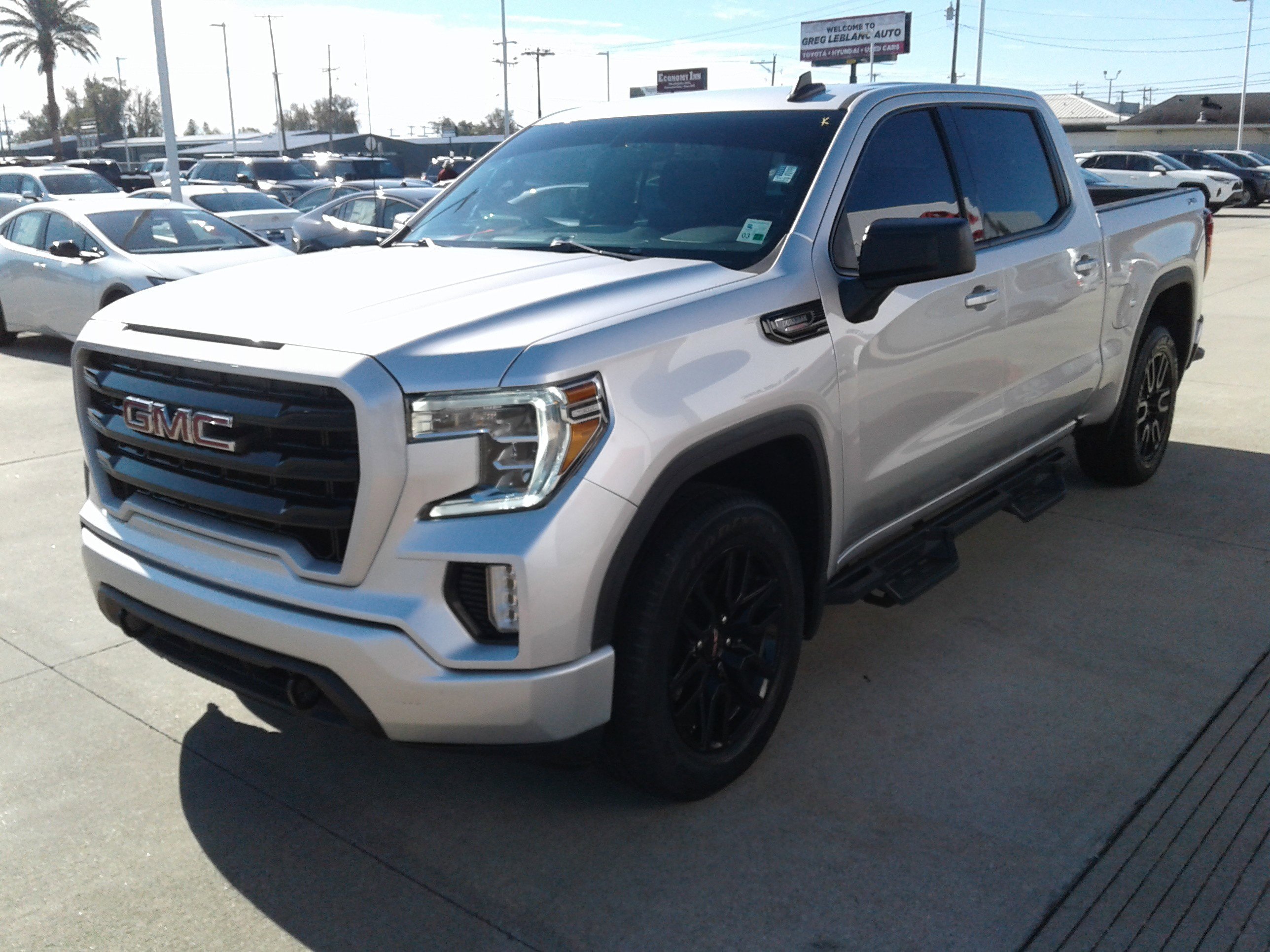 Used 2021 GMC Sierra 1500 Elevation w/ X31 Off-Road Package image 3