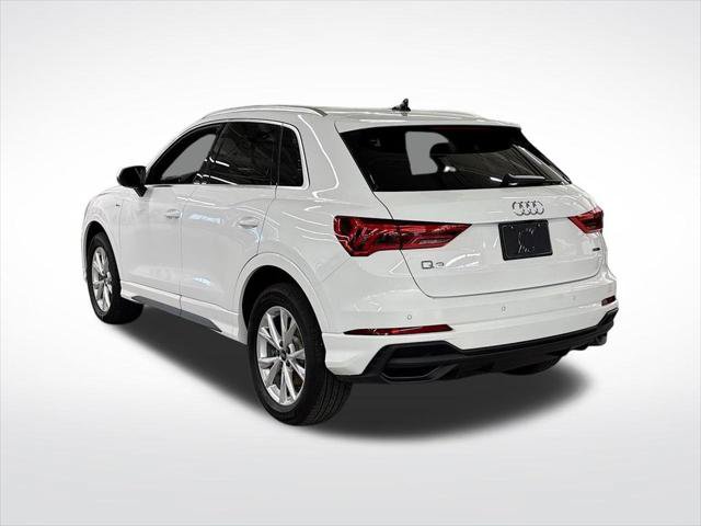 Certified 2025 Audi Q3 2.0T Premium w/ Convenience Package AWD/4WD image 3