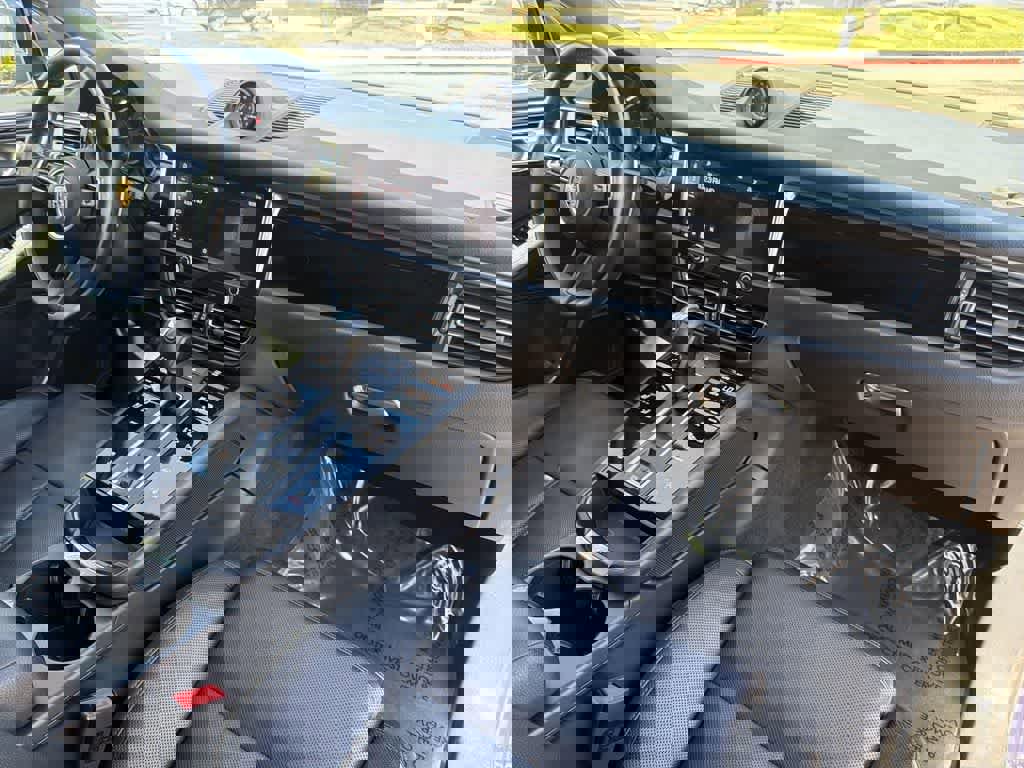 Used 2022 Porsche Macan image 43