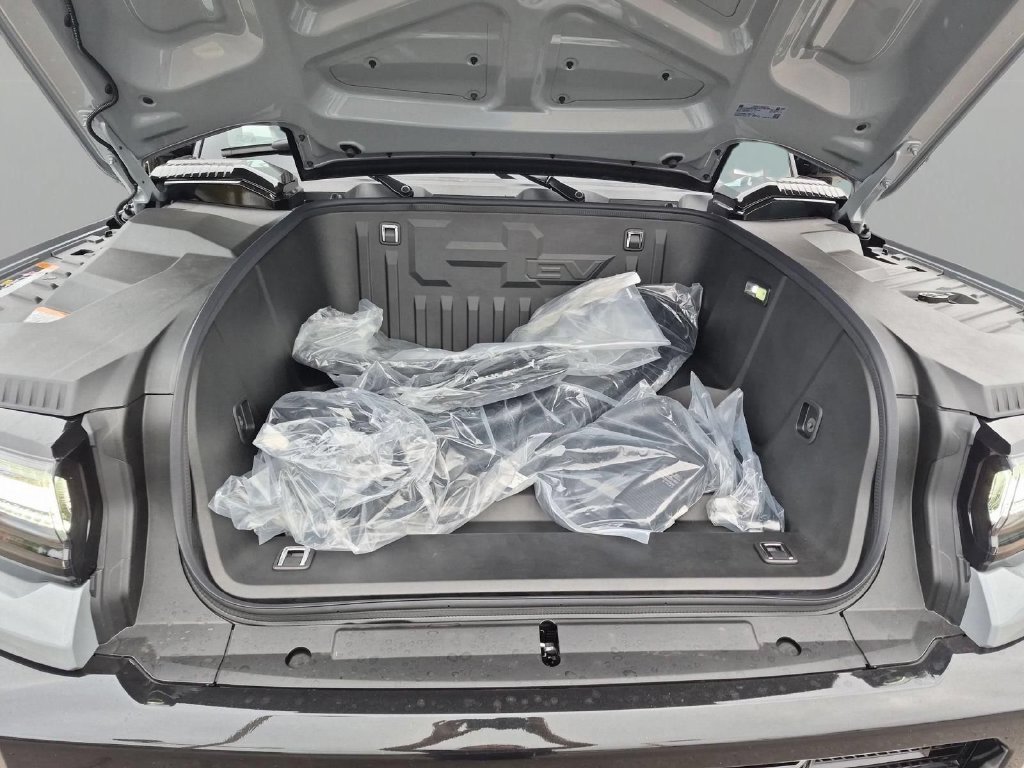 New 2026 GMC Hummer EV 4x4 Crew Cab image 29