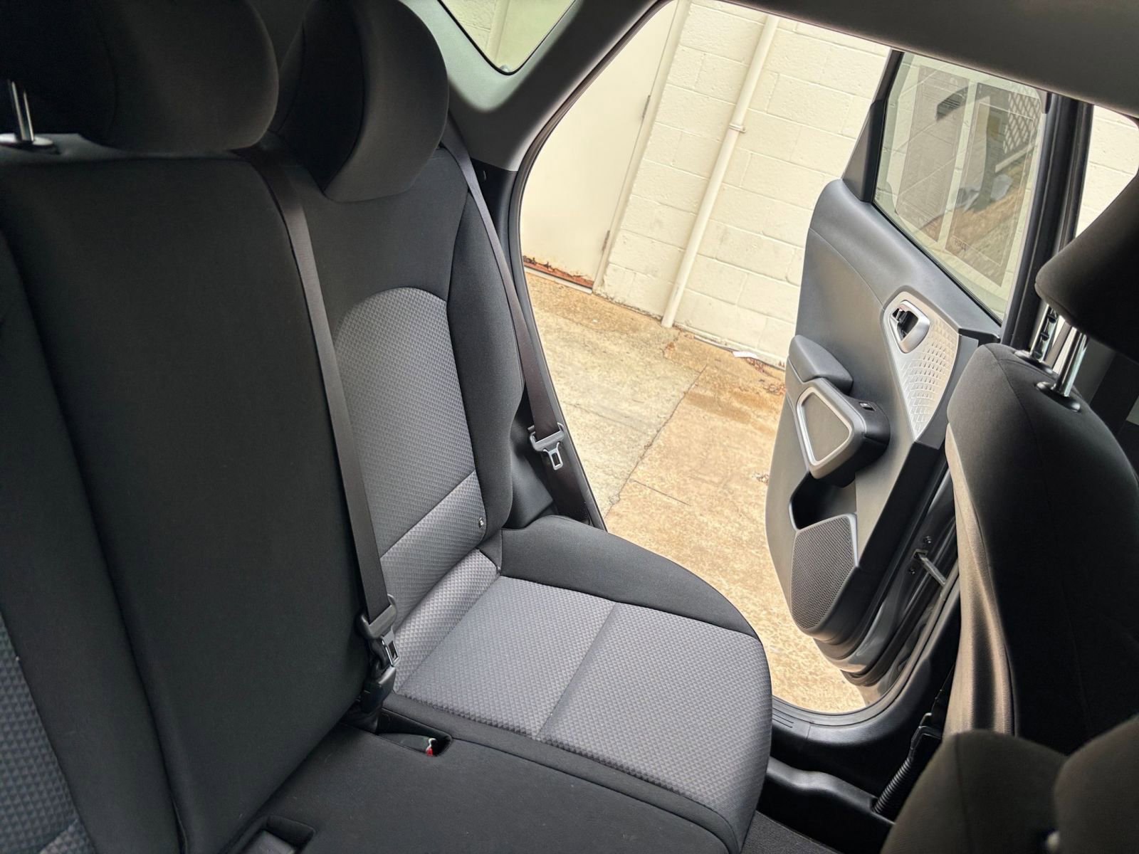 Used 2025 Kia Soul LX w/ LX Technology Package FWD image 32