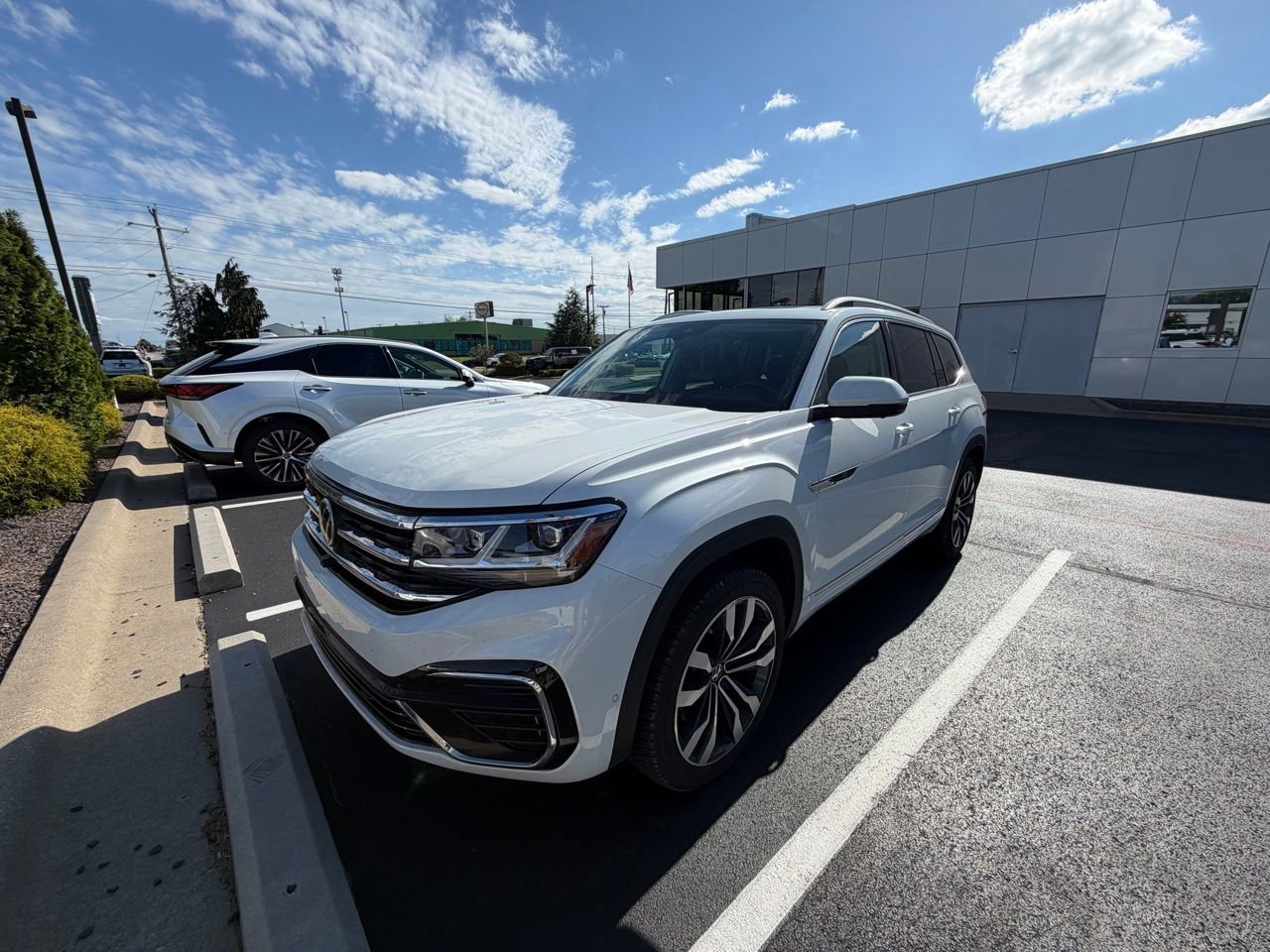 Used 2022 Volkswagen Atlas SEL Premium AWD/4WD image 3