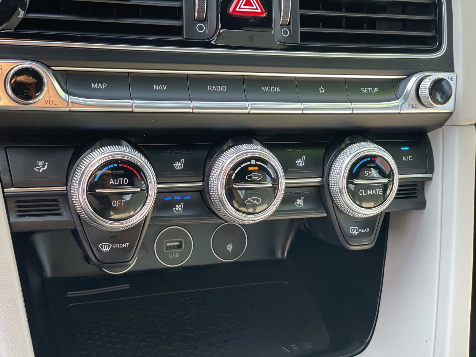 Used 2023 Genesis G70 3.3T w/ Sport Advanced Package image 14