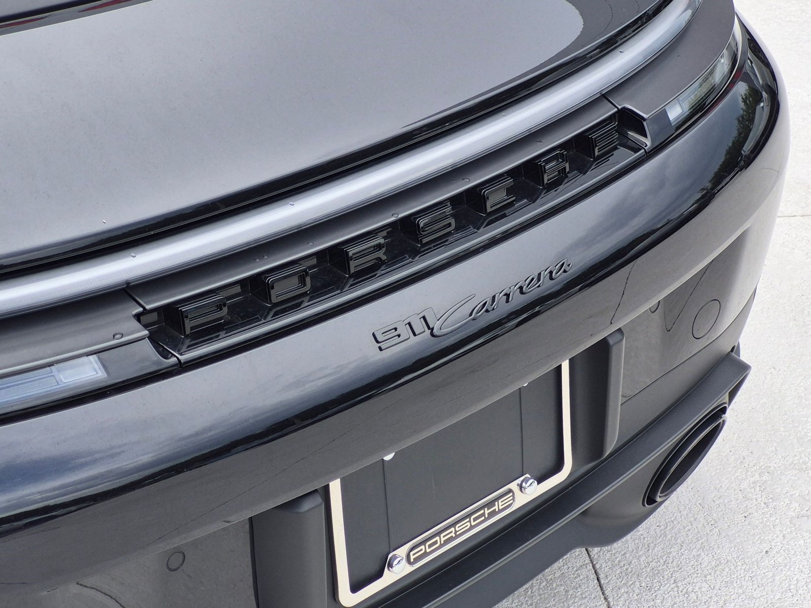 Used 2025 Porsche 911 Carrera RWD image 13