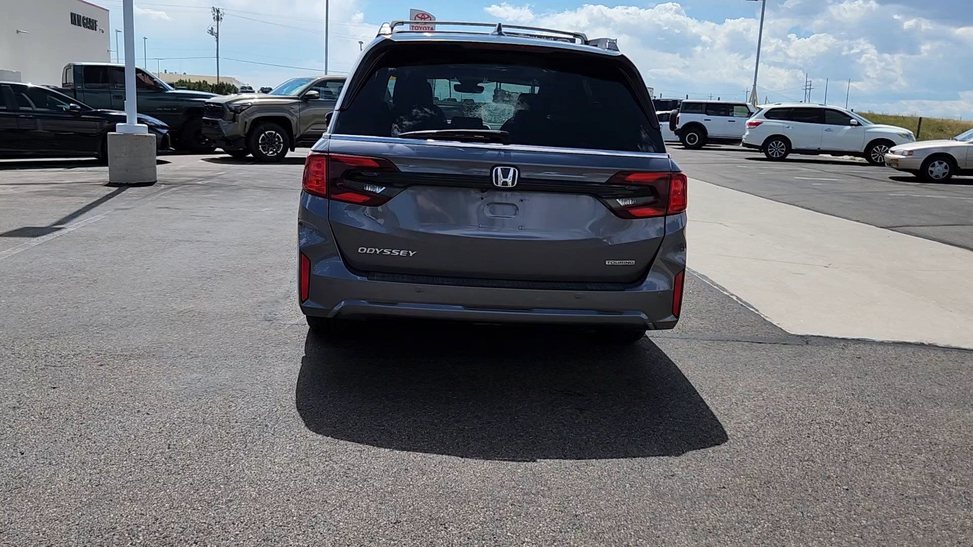 Used 2025 Honda Odyssey Touring image 2