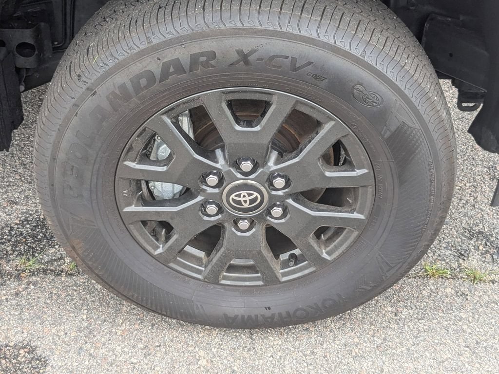 Used 2025 Toyota 4Runner SR5 AWD/4WD image 13