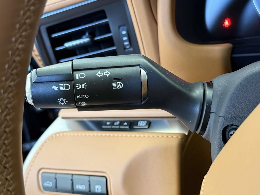 Used 2018 Lexus LC 500 Coupe w/ Touring Package RWD image 30