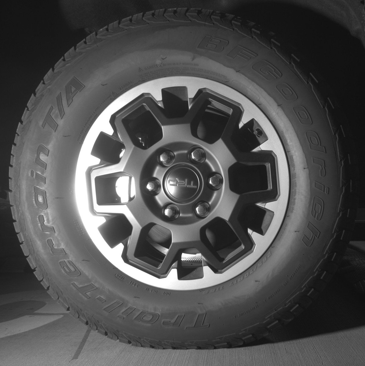 Used 2025 Toyota Tacoma TRD Off-Road image 13