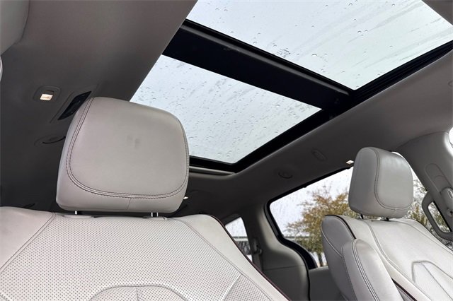 Used 2020 Chrysler Pacifica Limited image 21