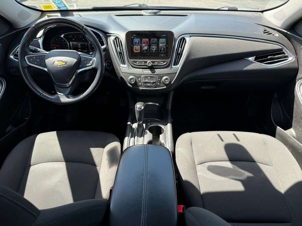 Used 2018 Chevrolet Malibu LT FWD image 14
