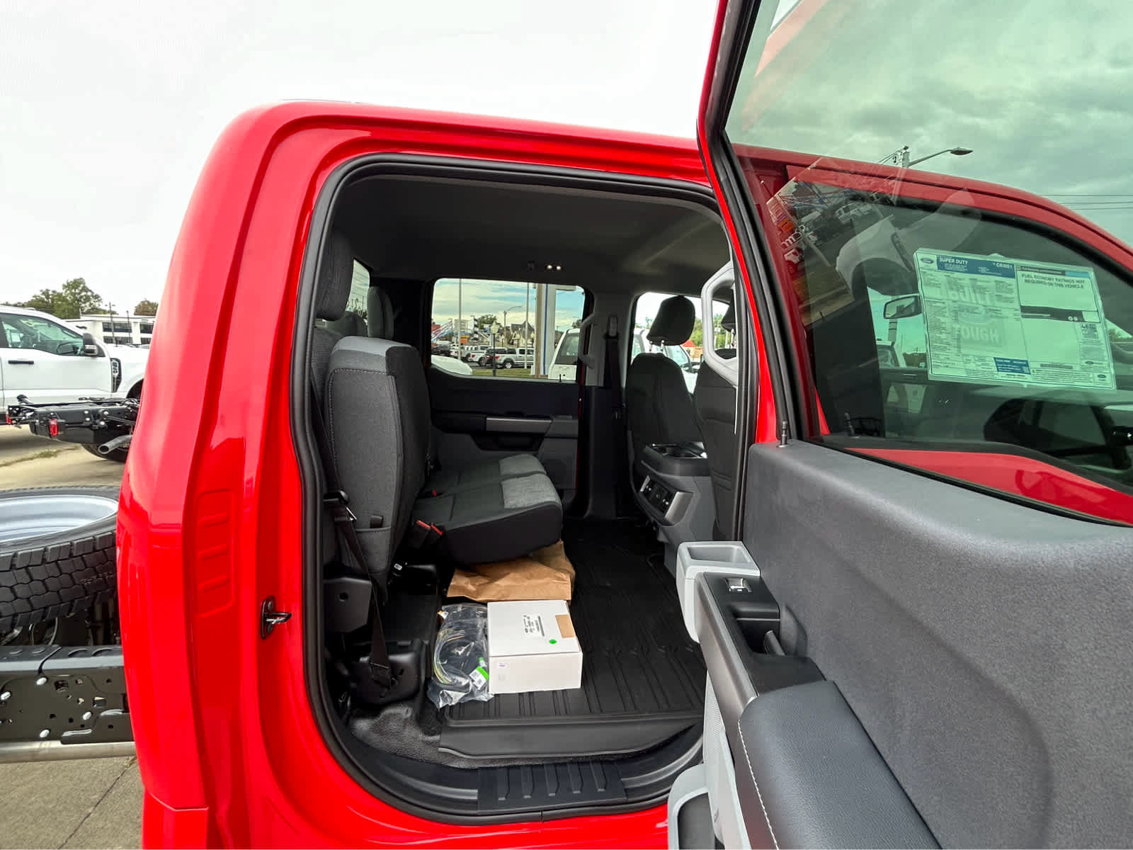 New 2026 Ford F550 4x4 Crew Cab w/ XLT Value Package image 8