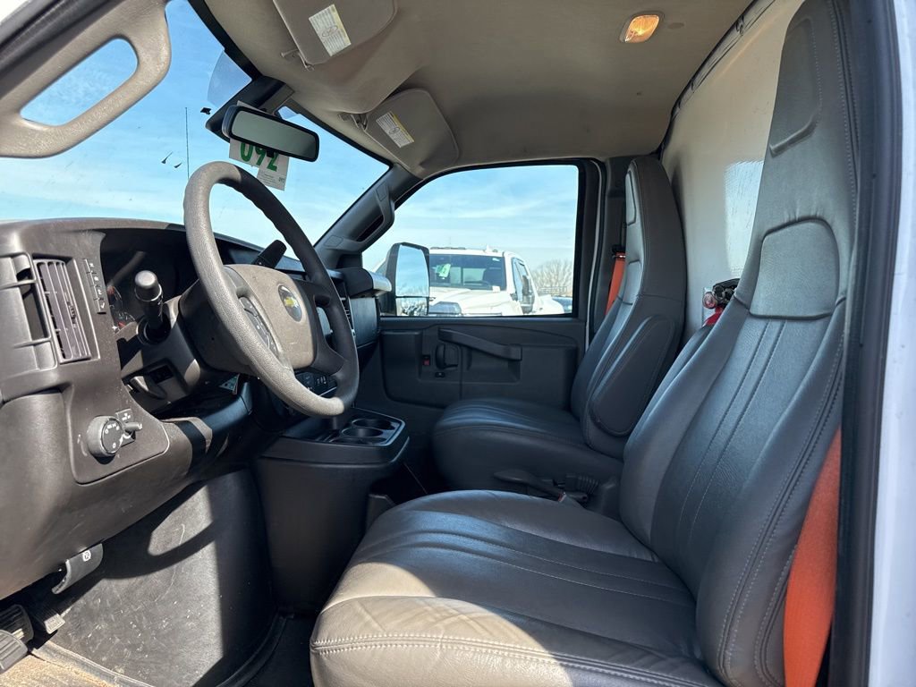 Used 2024 Chevrolet Express 3500 w/ Power Convenience Package image 5